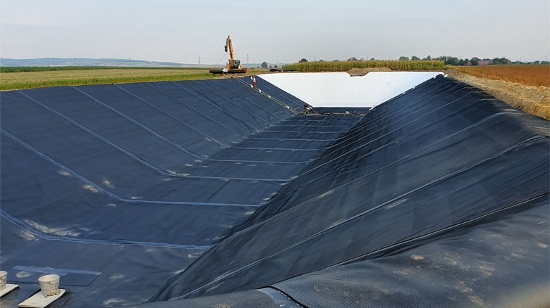 The 8600 m³ water reservoir for irrigation was built with AGRU LINING SYSTEMS.