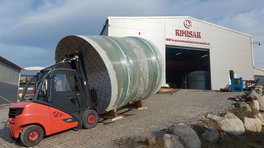 Eines der vielen Teilstücke des Rauchgaskamins mit einem Durchmesser von Ø 3200 mm