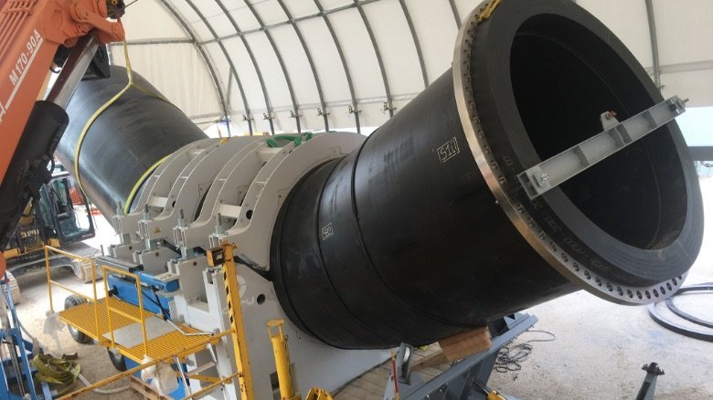 AGRU has provided the XXL welding machine for the production of the pipe spools. Photocredit AAMM France