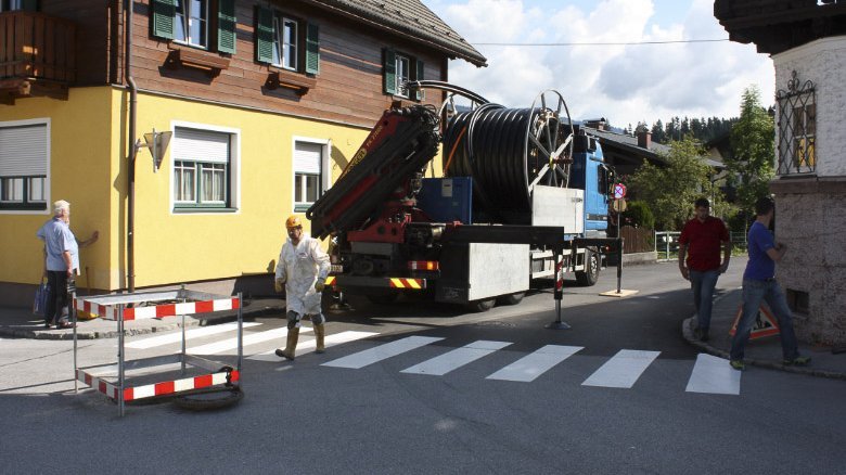 The SureFit liner is delivered to the construction site