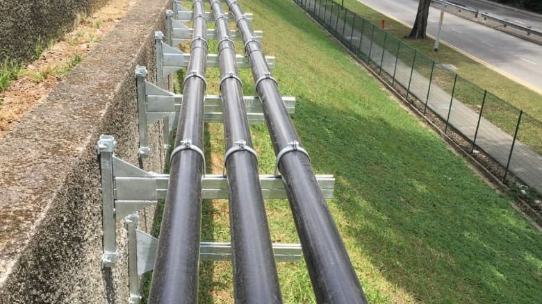 AGRULINE is flexible and follows the curve without fittings.