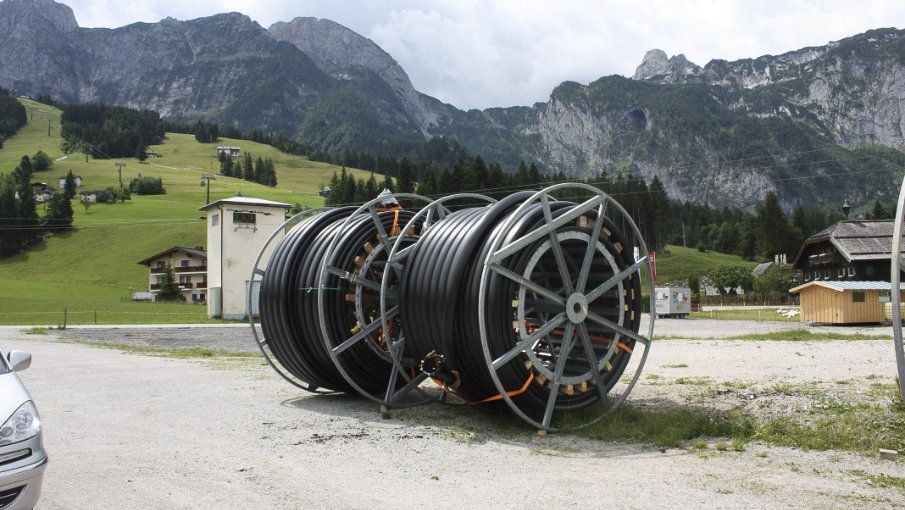SureFit Liner vor der Bergkulisse