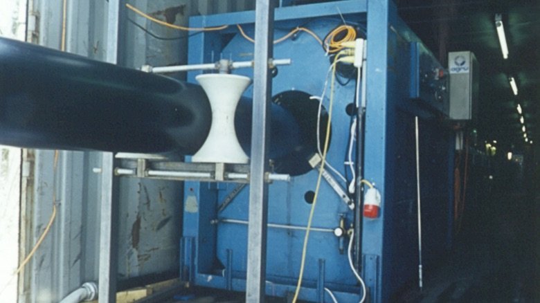 Mobile pipe extruder
