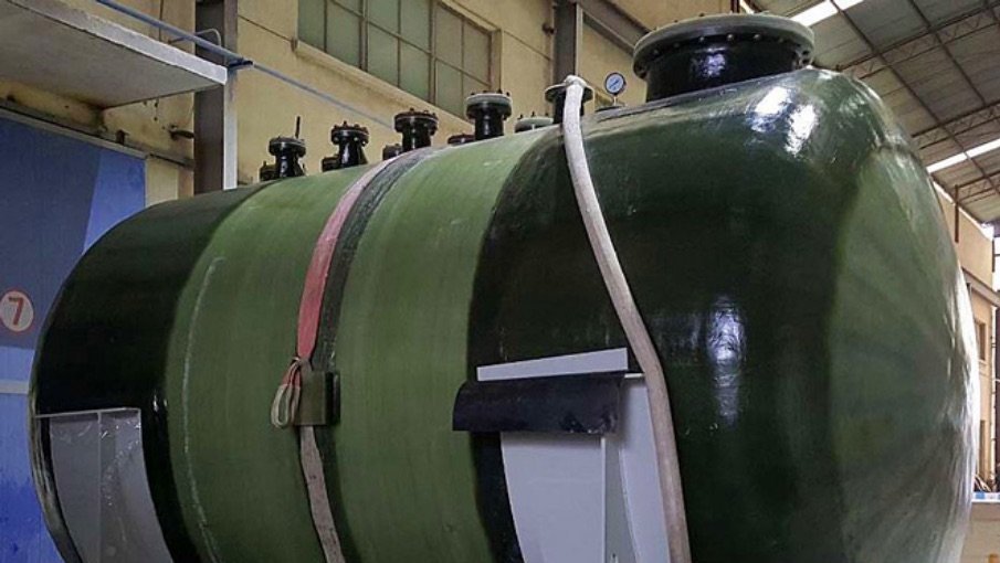 Salzsäuretank, konstruiert im Dual-Laminat-Verfahren mit AGRU PVDF-Auskleidung